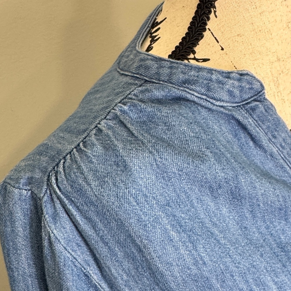 OLD NAVY Blue Denim Chambray V Neck Cotton Top SZ S Festival Beach Fall Classic - Picture 6 of 10